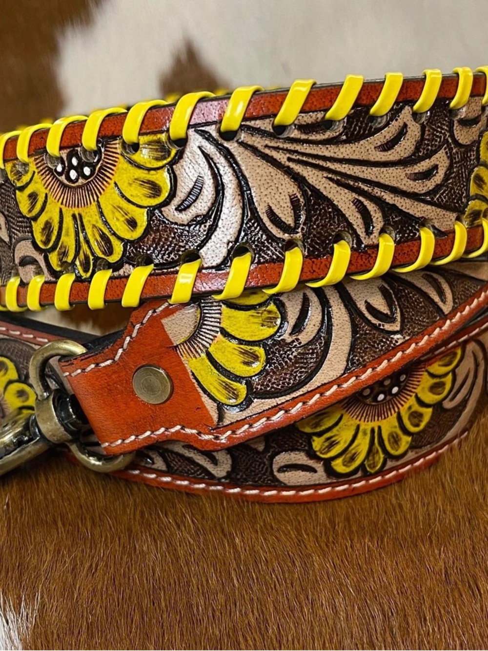 NWT Cyra Sunflower Tooled Leather Purse Strap - Picture 3 of 3